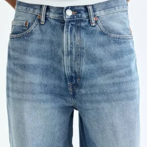 Alternative view of Jeans